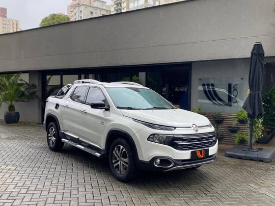 FIAT TORO 2.0 16V TURBO DIESEL VOLCANO 4WD AT9